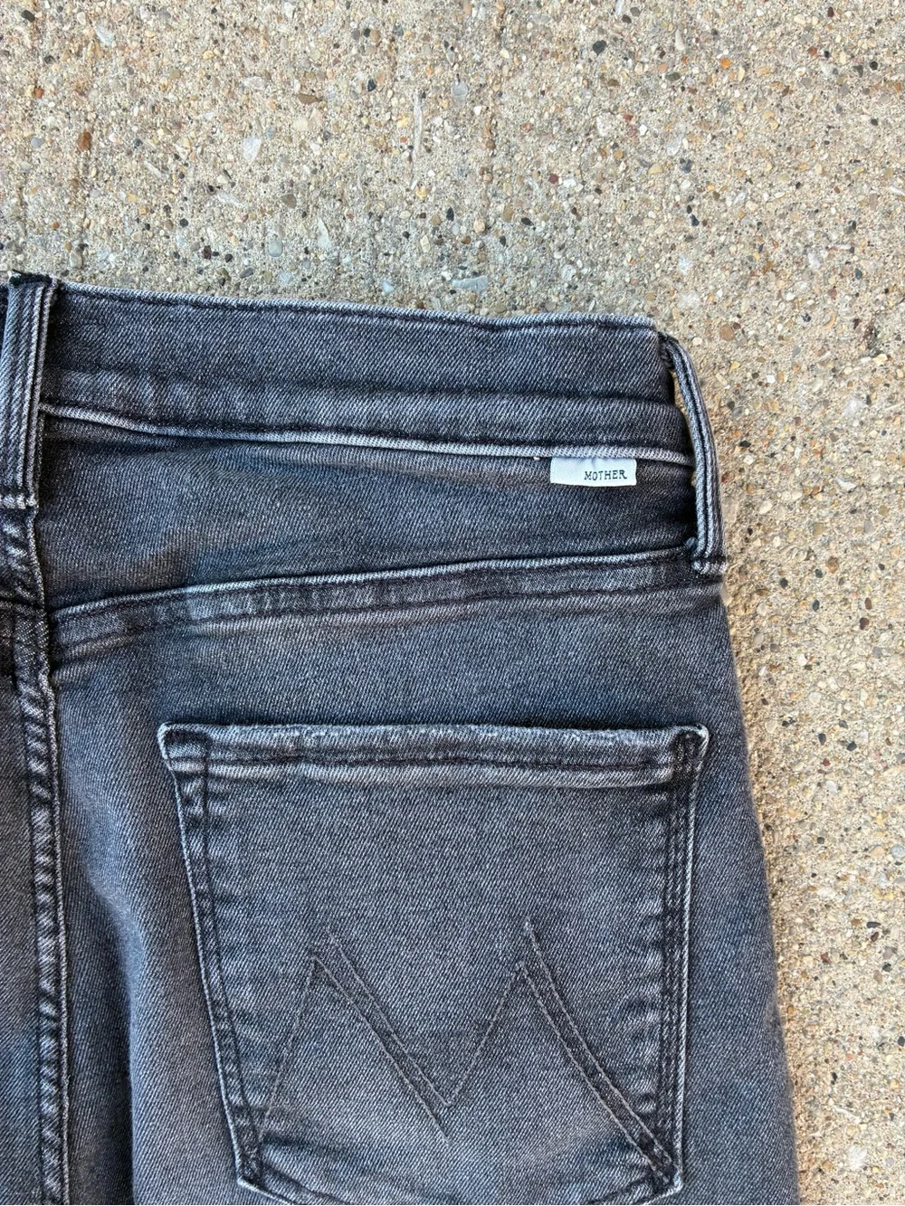 MOTHER The Mid Rise Rider Skimp Jeans - Picture 12 of 16